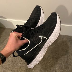 Nike Infinity React Sneakers